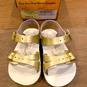 Saltwater sandals - Toddler size 4
